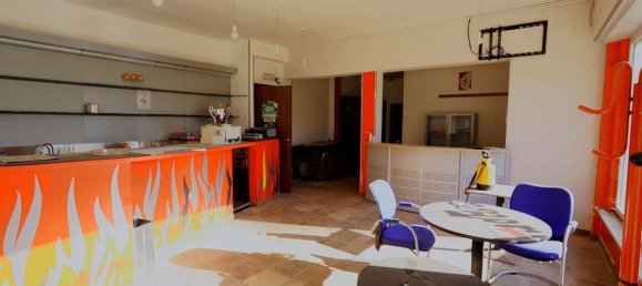 851m² Commercial property in Gorizia, Italy No. 346878 6