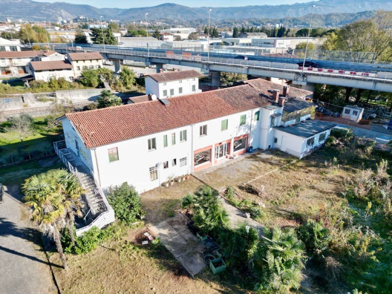 851m² Commercial property in Gorizia, Italy No. 346878