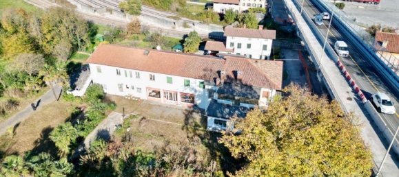 851m² Commercial property in Gorizia, Italy No. 346878 3