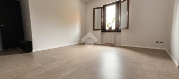 2 Schlafzimmer Wohnung in Cologne, Italy, Nr. 305644 3