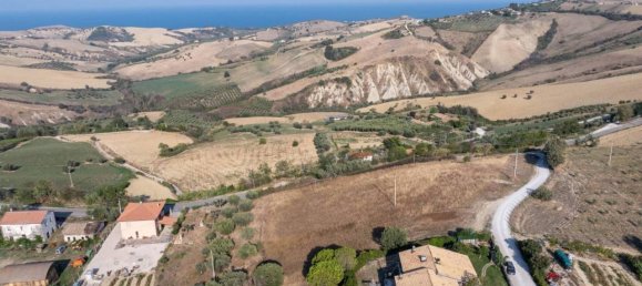 Casa de 6 habitaciónes en Roseto degli Abruzzi, Italy No. 131562 4