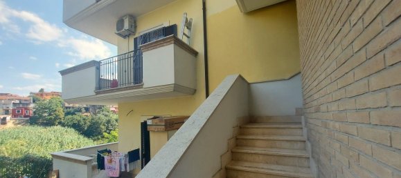 Studio in Mentana, Italy No. 86952 4