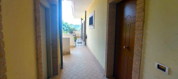 Studio in Mentana, Italy No. 86952 6