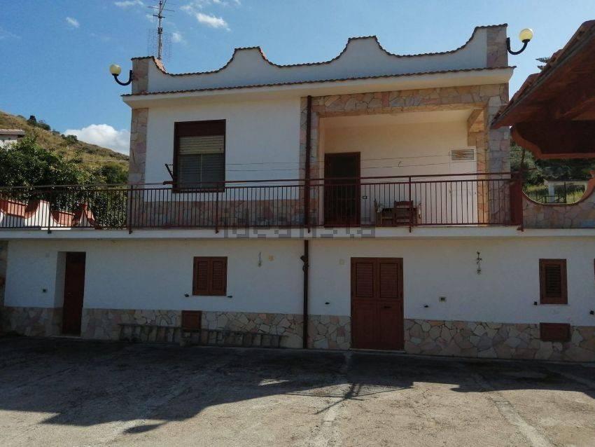 5 rooms Villa in Termini Imerese, Italy No. 111928