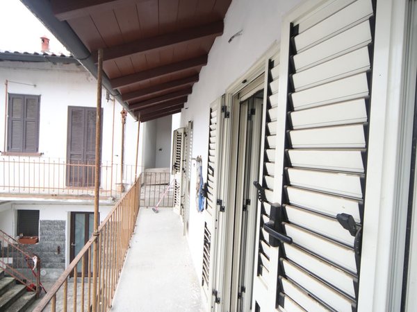 Apartamento de 3 divisões em Guanzate, Italy N.º 184250