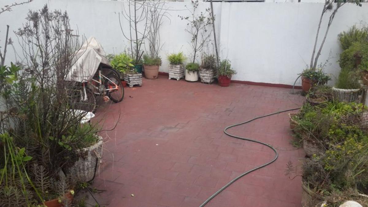 Casa de 4 dormitorios en Buenos Aires, Argentina No. 79989