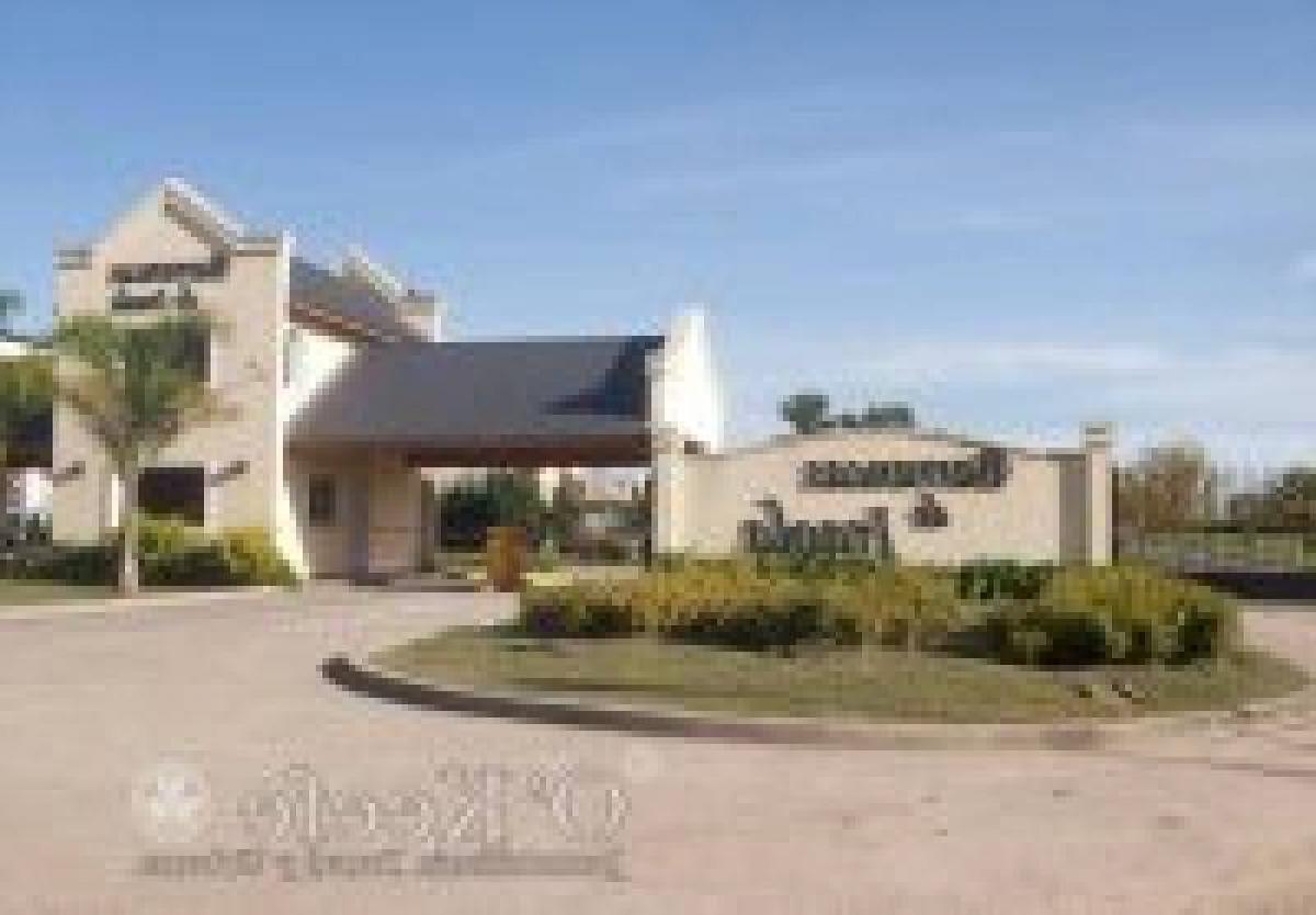  Land in Berazategui, Argentina No. 47995