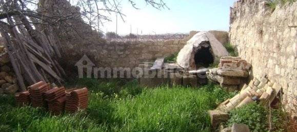 3 Schlafzimmer Haus in Noto, Italy, Nr. 67910 12