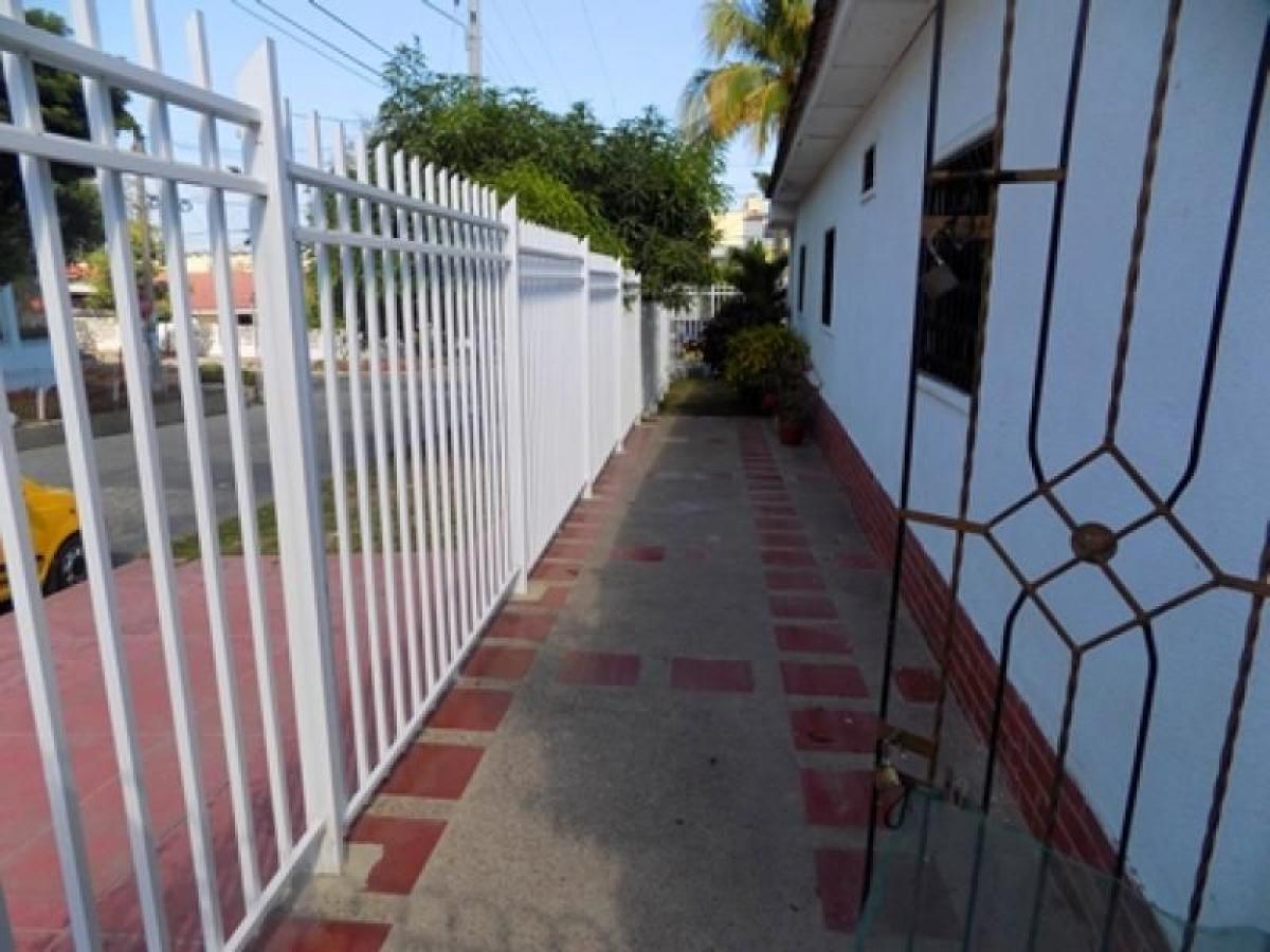 3 bedrooms House in Atlantico, Colombia No. 8072