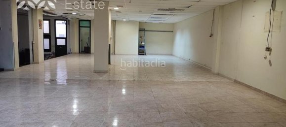 225m² Commercial property in Horta-Guinardo, Spain No. 79081 3