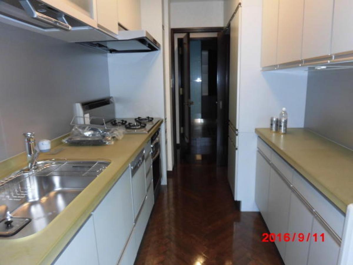 4 bedrooms Apartment in Ehime, Japan No. 3710