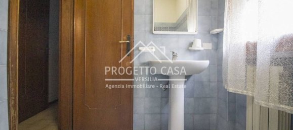 Apartamento de 3 dormitorios en Viareggio, Italy No. 380231 17