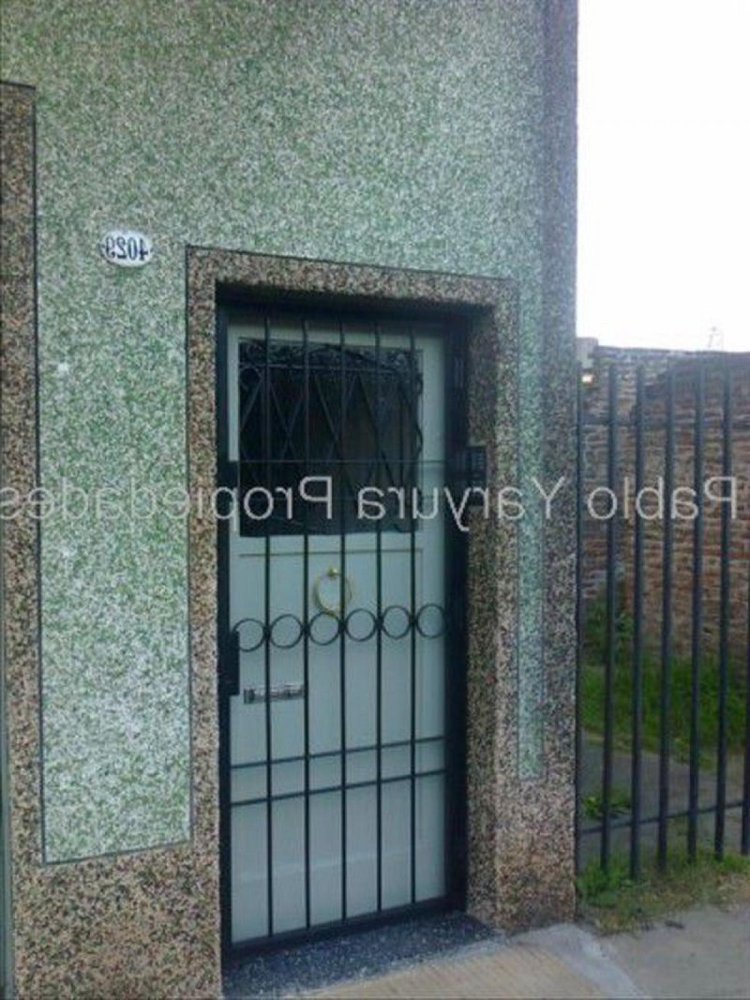 4 bedrooms Apartment in Tres de Febrero, Argentina No. 16323