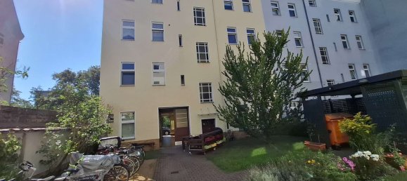 1201m² Building in Britz, Germany No. 292030 3