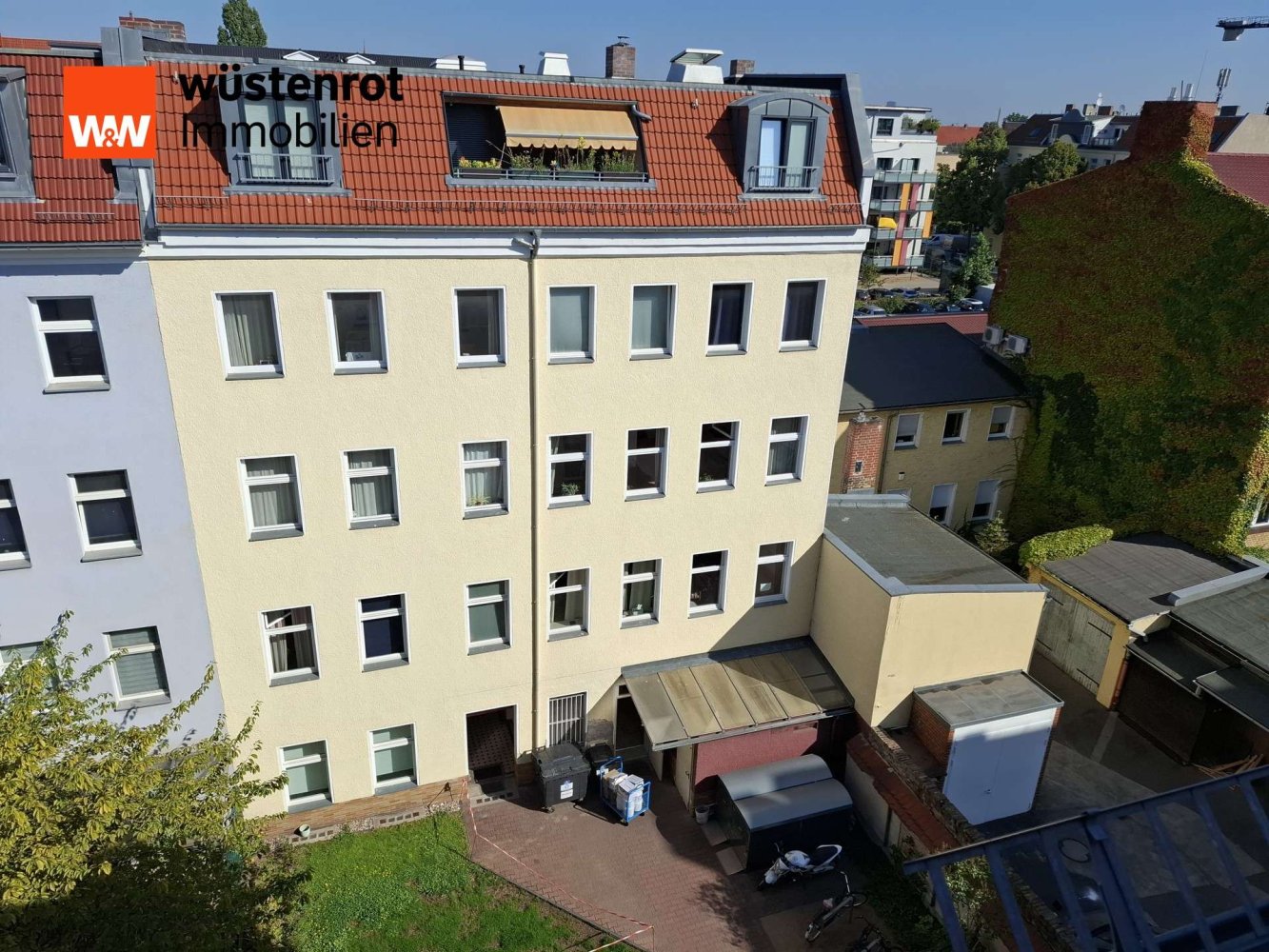 1201m² Building in Britz, Germany No. 292030