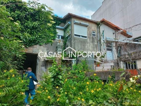  قطعة أرض في Matosinhos, Portugal 692متر مربع رقم 245070