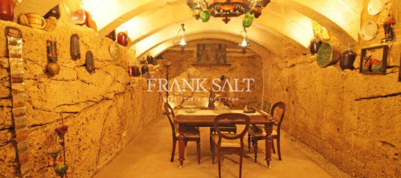 6 bedrooms House in Qormi, Malta No. 1892 6