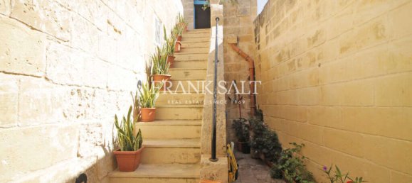 6 bedrooms House in Qormi, Malta No. 1892 14