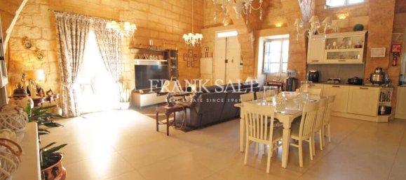 6 bedrooms House in Qormi, Malta No. 1892 2