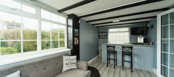 4 bedrooms House in Eastbourne, United Kingdom No. 10466 9