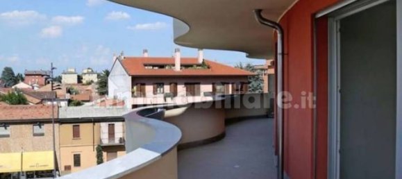 3 bedrooms Apartment in Legnano, Italy No. 131582 8