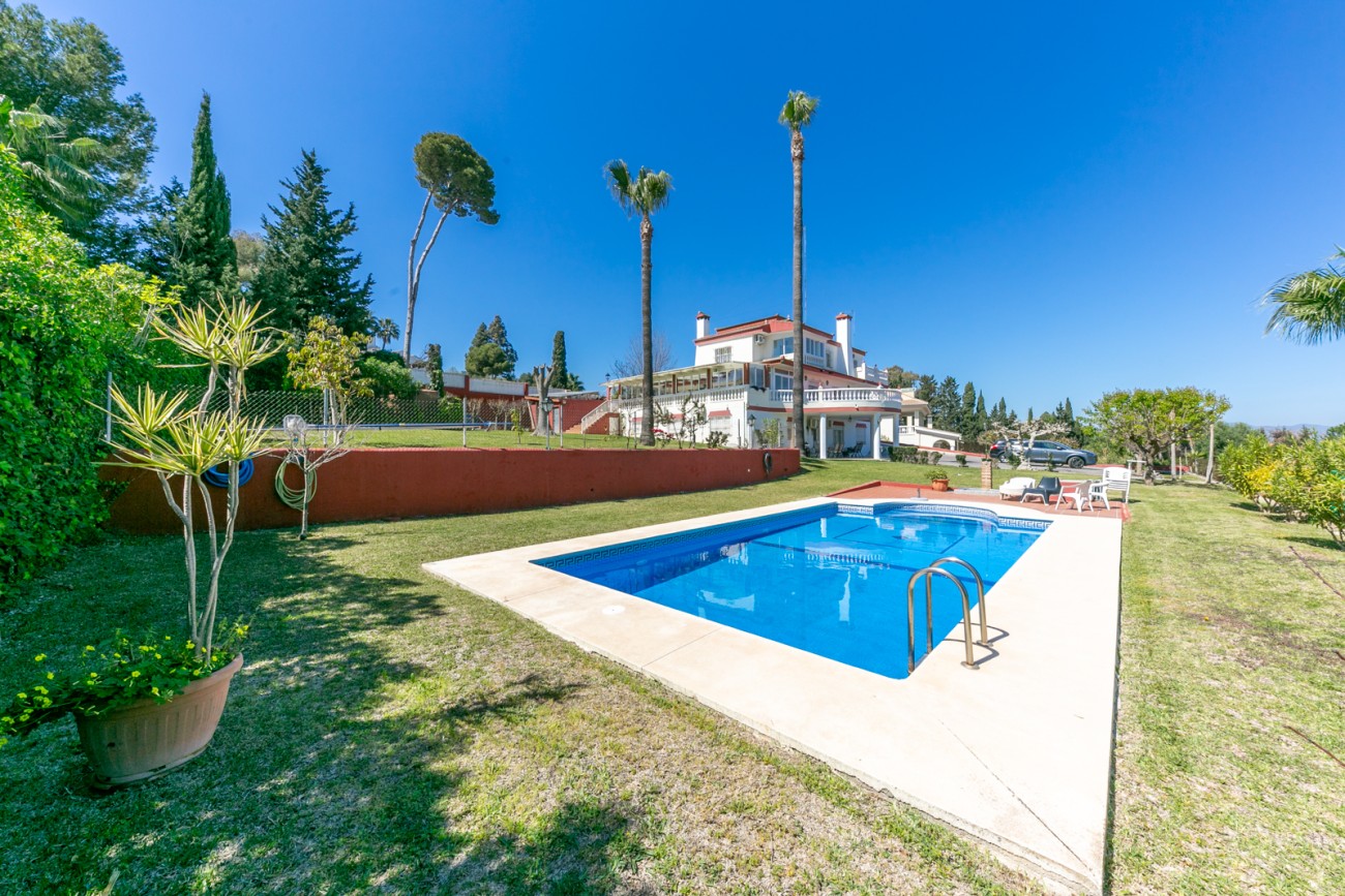10 bedrooms Villa in Torremolinos, Spain No. 67374