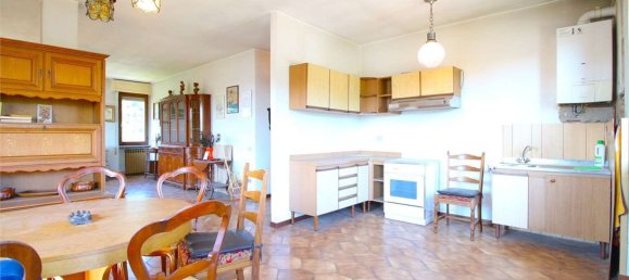 Здание с 20 комнатами в Лискате, Италия № 105034 28