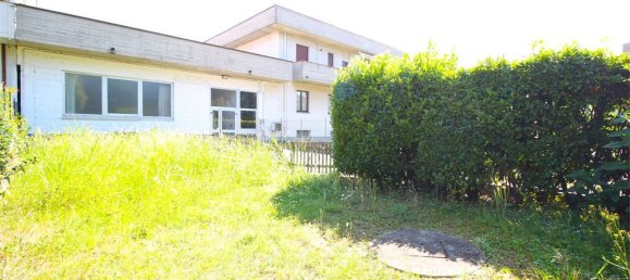 Здание с 20 комнатами в Лискате, Италия № 105034 2