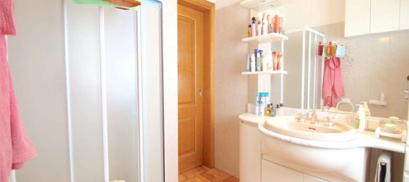 Здание с 20 комнатами в Лискате, Италия № 105034 16