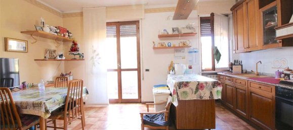 Здание с 20 комнатами в Лискате, Италия № 105034 10