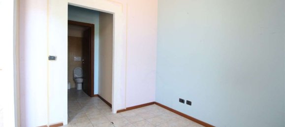 Здание с 20 комнатами в Лискате, Италия № 105034 37