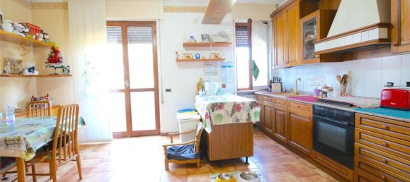 Здание с 20 комнатами в Лискате, Италия № 105034 11