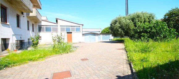 Здание с 20 комнатами в Лискате, Италия № 105034 6