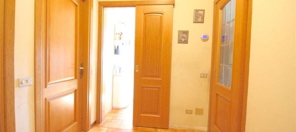 Здание с 20 комнатами в Лискате, Италия № 105034 9