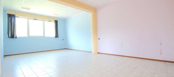 Здание с 20 комнатами в Лискате, Италия № 105034 42