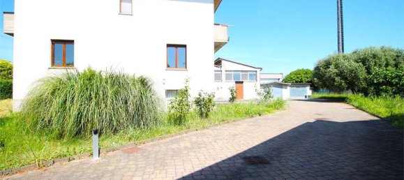 Здание с 20 комнатами в Лискате, Италия № 105034 5