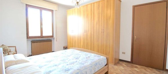 Здание с 20 комнатами в Лискате, Италия № 105034 32