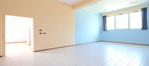 Здание с 20 комнатами в Лискате, Италия № 105034 43