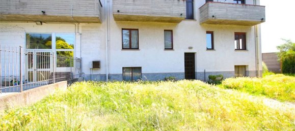 Здание с 20 комнатами в Лискате, Италия № 105034 4