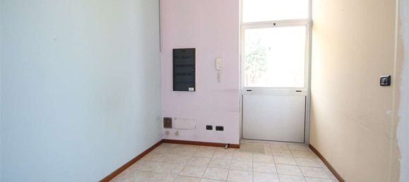 Здание с 20 комнатами в Лискате, Италия № 105034 40