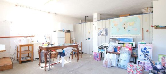 Здание с 20 комнатами в Лискате, Италия № 105034 50