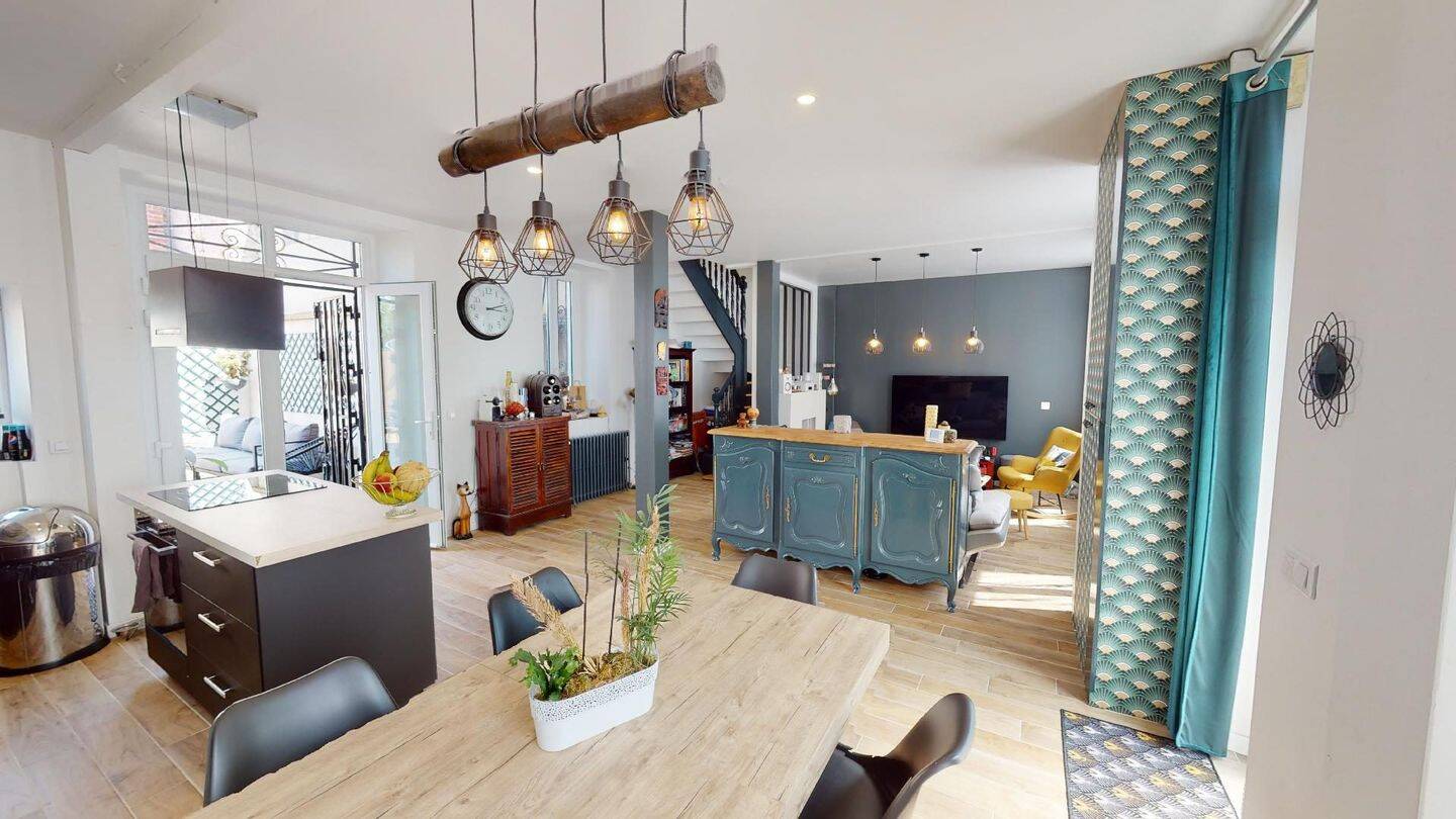 Дом с 4 спальнями в Бюсси-Сен-Жорж, Франция № 328386