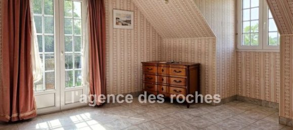 4 bedrooms House in Eragny, France No. 359569 8