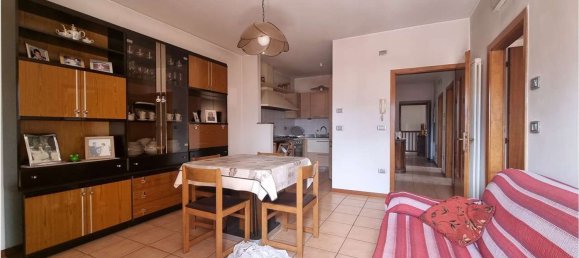 Apartamento de 8 habitaciónes en Mori, Italy No. 267623 4