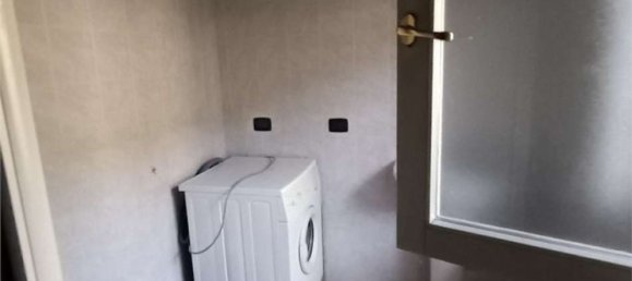 2-salle Appartement à Stezzano, Italy No. 5930 5