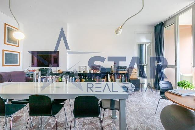 3 bedrooms Apartment in Milan, Italy No. 397075