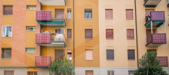 3 rooms Apartment in Bologna, Italy No. 26259 17