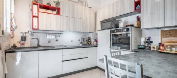 3 rooms Apartment in Bologna, Italy No. 26259 7