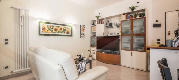 3 rooms Apartment in Bologna, Italy No. 26259 4