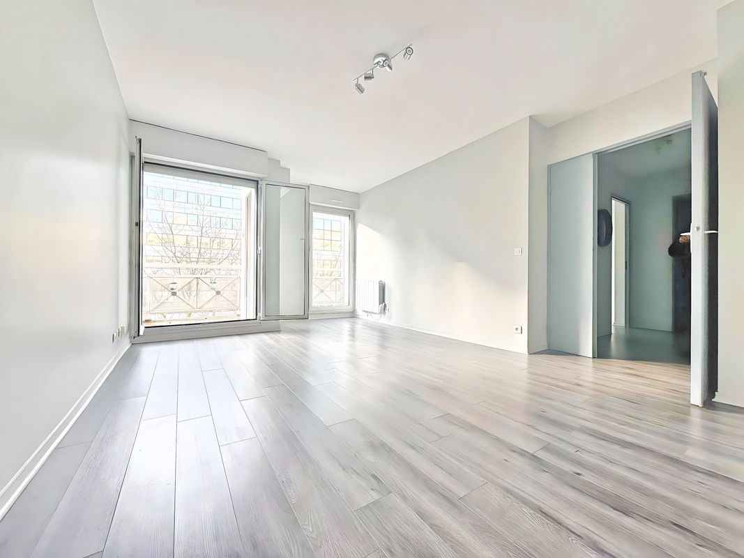 1 bedroom Apartment in Charenton-le-Pont, France No. 170827